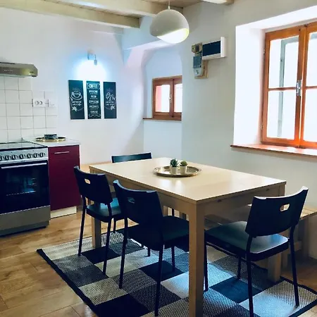Apartment Seayou!***charming 1-bedroom Unit In The Old Center Of Cres
